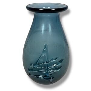 Vintage‎ Buzz Williams Signed Art Glass Hand Blown Vase Blue Subtle Mottled 1983